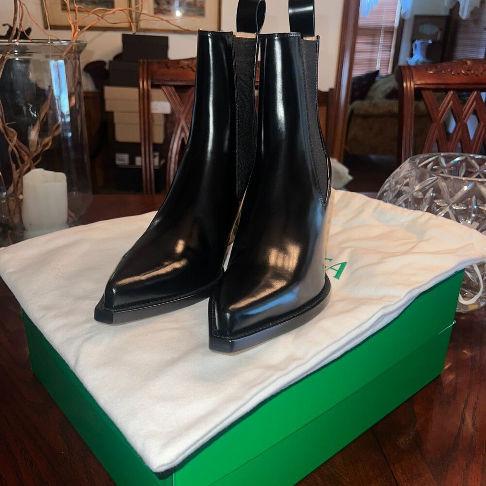 Bottega Veneta 'The Lean' Chelsea Boot
